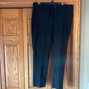 Ann Taylor cropped pants size 12 tall. Black